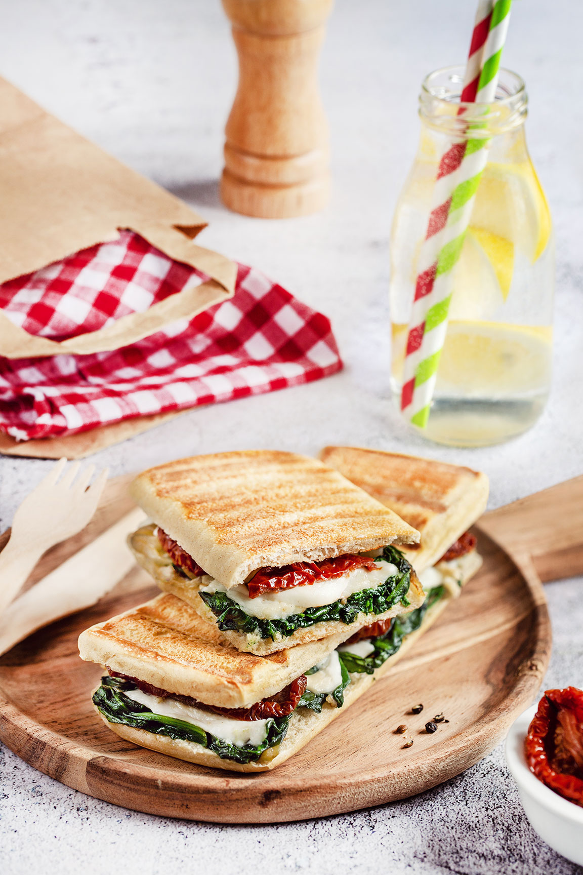 Panini Mozarella Tomates confites pesto